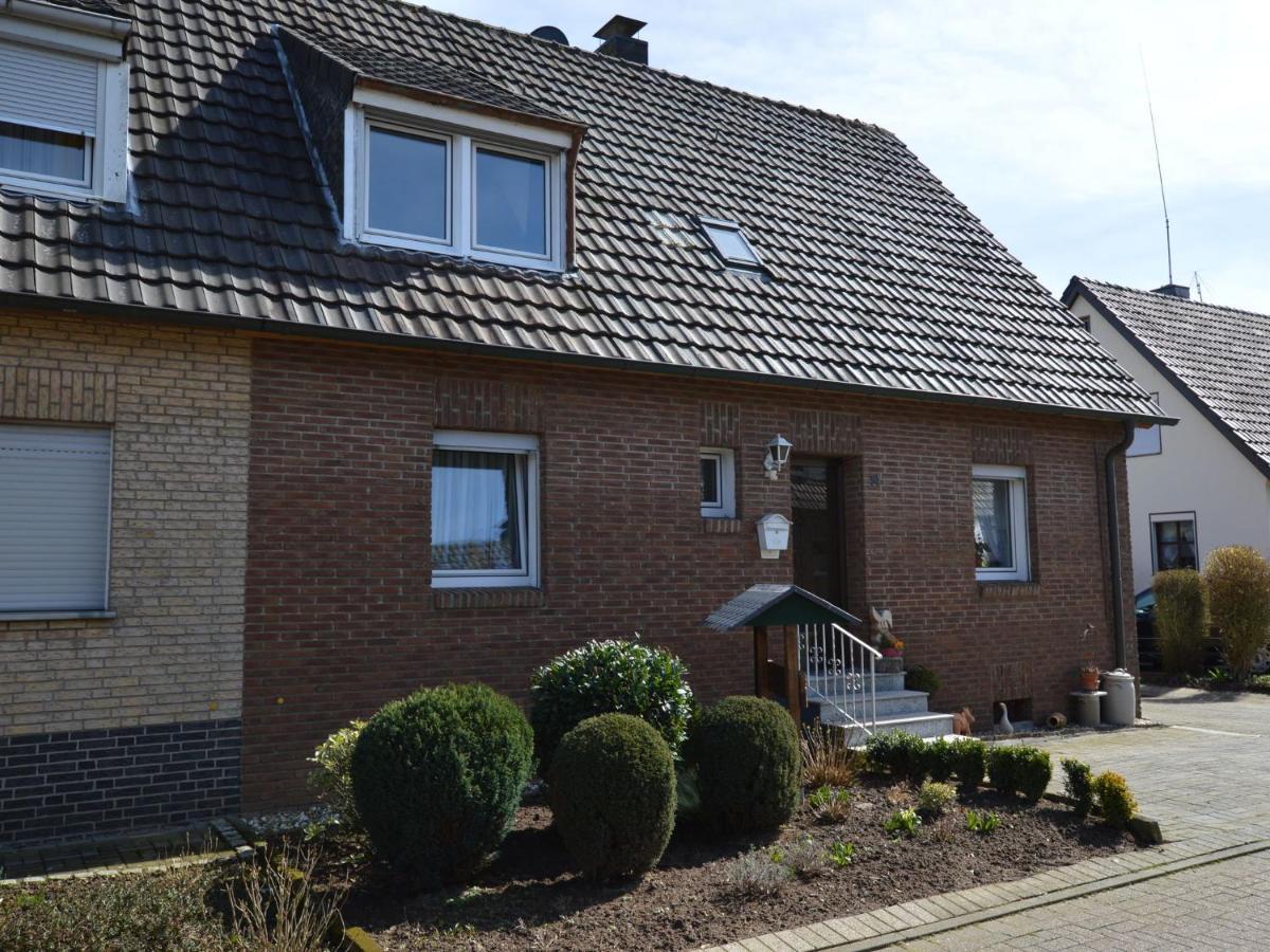 Cozy Apartment In Rees With Free Wifi Zewnętrze zdjęcie